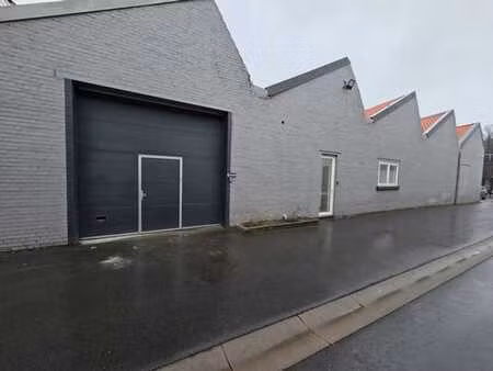 entrepôt de 340m²