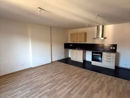 t3 51 m² brignais centre + parking 850 cc