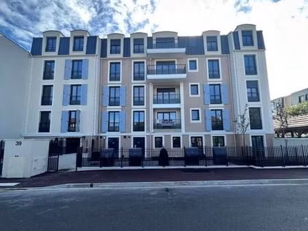 studio 1 pièce 33 m²