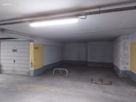 parking 14m² paris 3ème