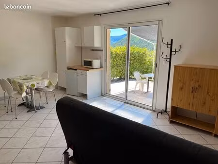 studio 32m2  terrain  stationnement  terrasse