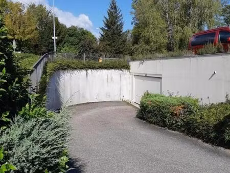 garage/box 1 m² meylan