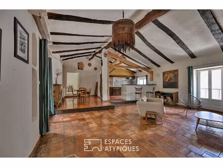 maison de village de caractère avec terrasses  jardin et caves voûtées