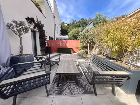 appartement de luxe à vendre dans le quartier la plage du lavandou
