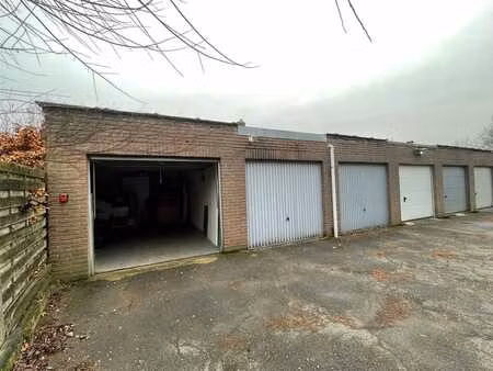parking / garage
