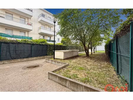 location appartement  81.15 m² t-4 à argenteuil  1 600 €
