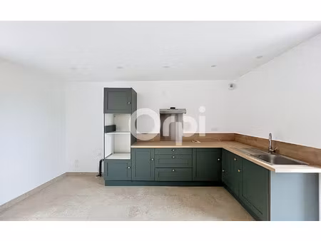 location maison  m² t-3 à beauregard-de-terrasson  790 €