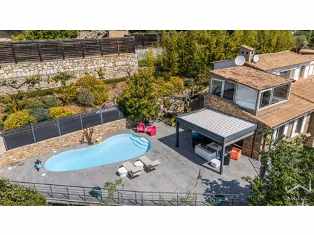 villa de luxe à vendre dans le quartier les ecarts-village-plans de carros