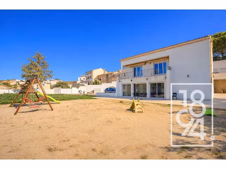 maison de luxe à vendre dans le quartier le merlan