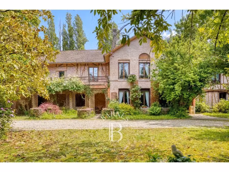 maison de luxe à vendre dans le quartier saint jean-les hayes melines
