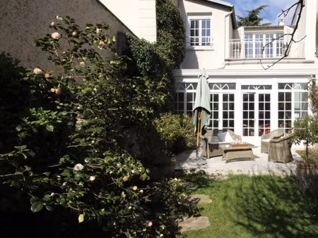 maison de luxe à vendre dans le quartier le village