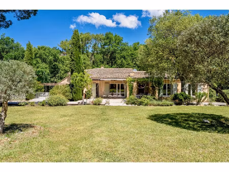 maison de luxe à vendre à ménerbes