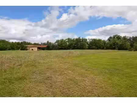 ferme lauragaise - parc de 2 he au calme  à rénover