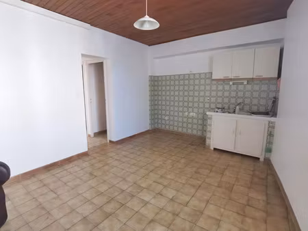 location appartement 1 pièce 33 m² à beaucaire (30300)