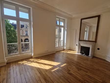 appartement 5 pièces à louer à nevers - réf alas354