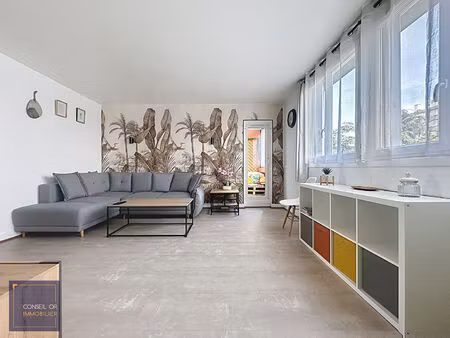 appartement t3 meublé - pierre bénite