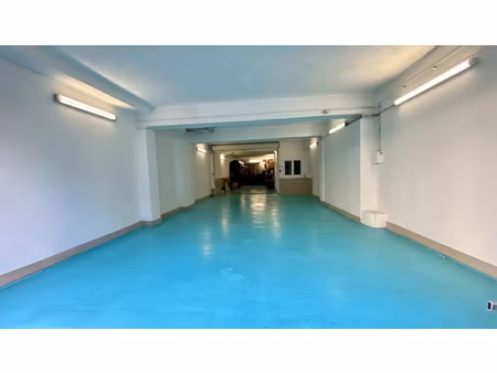 local commercial marseille 146 m2