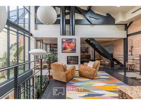 un loft d'artiste spectaculaire et hors normes aux chartrons