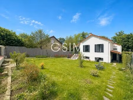 maison de luxe de 7 pièces en location à la celle-saint-cloud  île-de-france