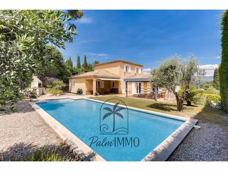 villa de 163 m2 au calme absolu à 5 minutes à pied du port -
