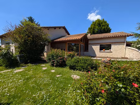 villa - cour et buis - 5 pièces - 167 m2
