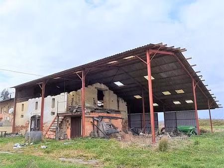 terrain avec hangar