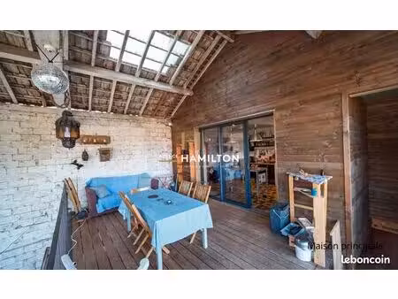 maison 10 pièces 225 m²