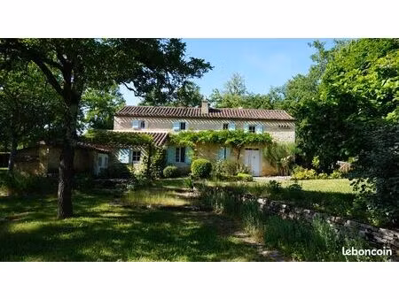 propriété 6 pièces 150 m²