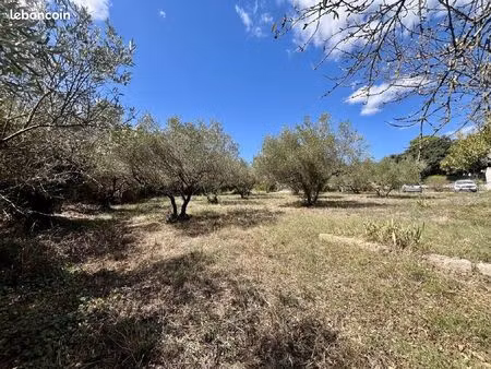 terrain 1114 m² aubais
