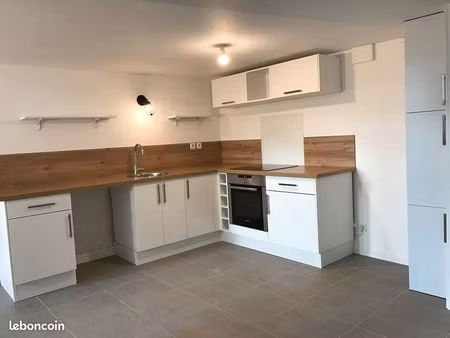 f2 hyper centre 54m² avec parking