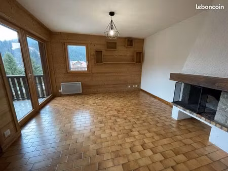 t2 rénové avec balcon et cave