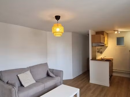 location studio meublé