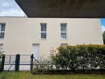 appartement t2 meublé + jardin et parking - 42m2- sainte luce sur loire