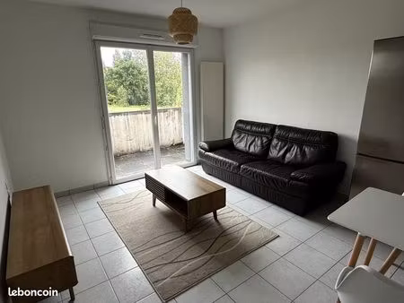 t2 meublé et lumineux de 38 m² – résidence labellisée bbc sécurisée avec piscine – 2 place
