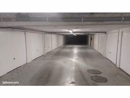 parking / box / garage en sous sol
