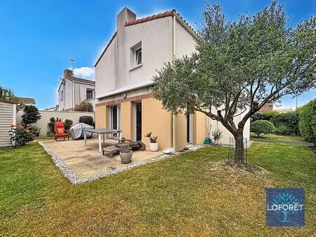 les sables d'olonne  quartier des grands riaux - maison 4 pièces de 94 m2 avec jardin et g