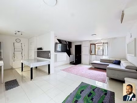 quartier des fleurs- maison 7 pièces sur 325m² de terrain