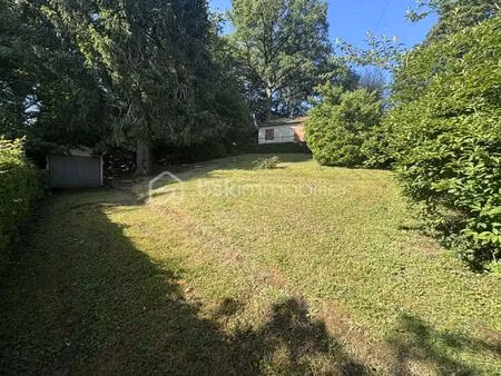 terrain de 1 330 m² à saint-antoine-du-rocher