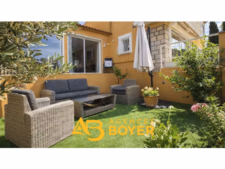 bandol - appartement 4 pièces en rez-de-jardin avec vue mer 