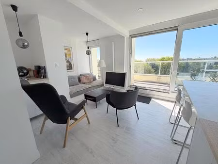 appartement avec 2 chambres  bureau  terrasse  cave et garage