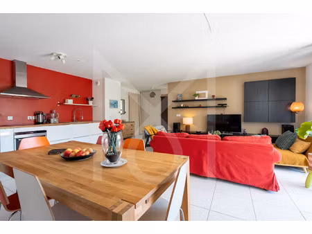 type 3 en rez-de-jardin au calme avec grand extérieur