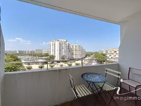 studio meuble a l'annee - disponible à partir du 3 septembre