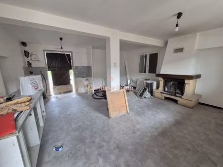 appartement en rez de jardin à rénover de 4 pièces avec terrasse et jardin à veauche dans 