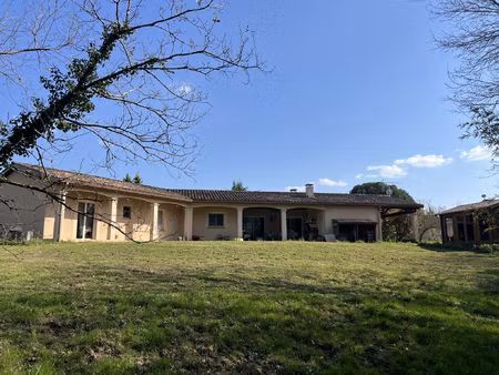 maison de type 6 au calme