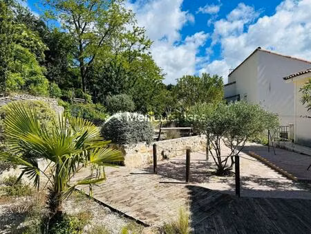 deux maisons indépendantes de 370m² avec belle vue dégagée