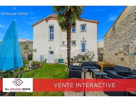 maison familiale de caractère avec rotonde 9 pièces 155 m²