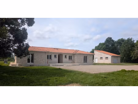 maison avec garage séparé