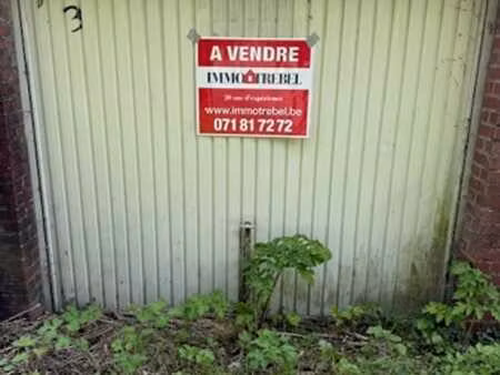 garage individuel dans une batterie de 12 garages