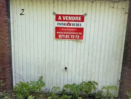 garage individuel dans une batterie de 12 garages