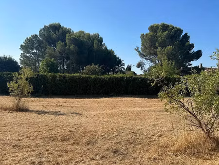 vente terrain 850 m² à mouriès (13890)  238 500 €
